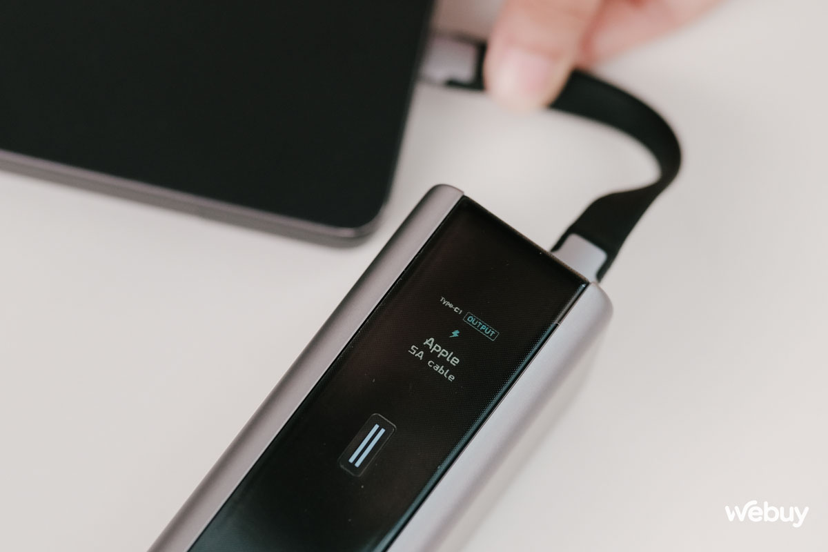 Cuktech 15 Ultra pin dự phòng xịn nhất của Cuktech: Dung lượng 20.000mAh, công suất 210W, có chế độ "quái thú" sạc siêu nhanh 8 Cuktech 15 Ultra pin dự phòng xịn nhất của Cuktech: Dung lượng 20.000mAh, công suất 210W, có chế độ "quái thú" sạc siêu nhanh - Cuktechvietnam.vn